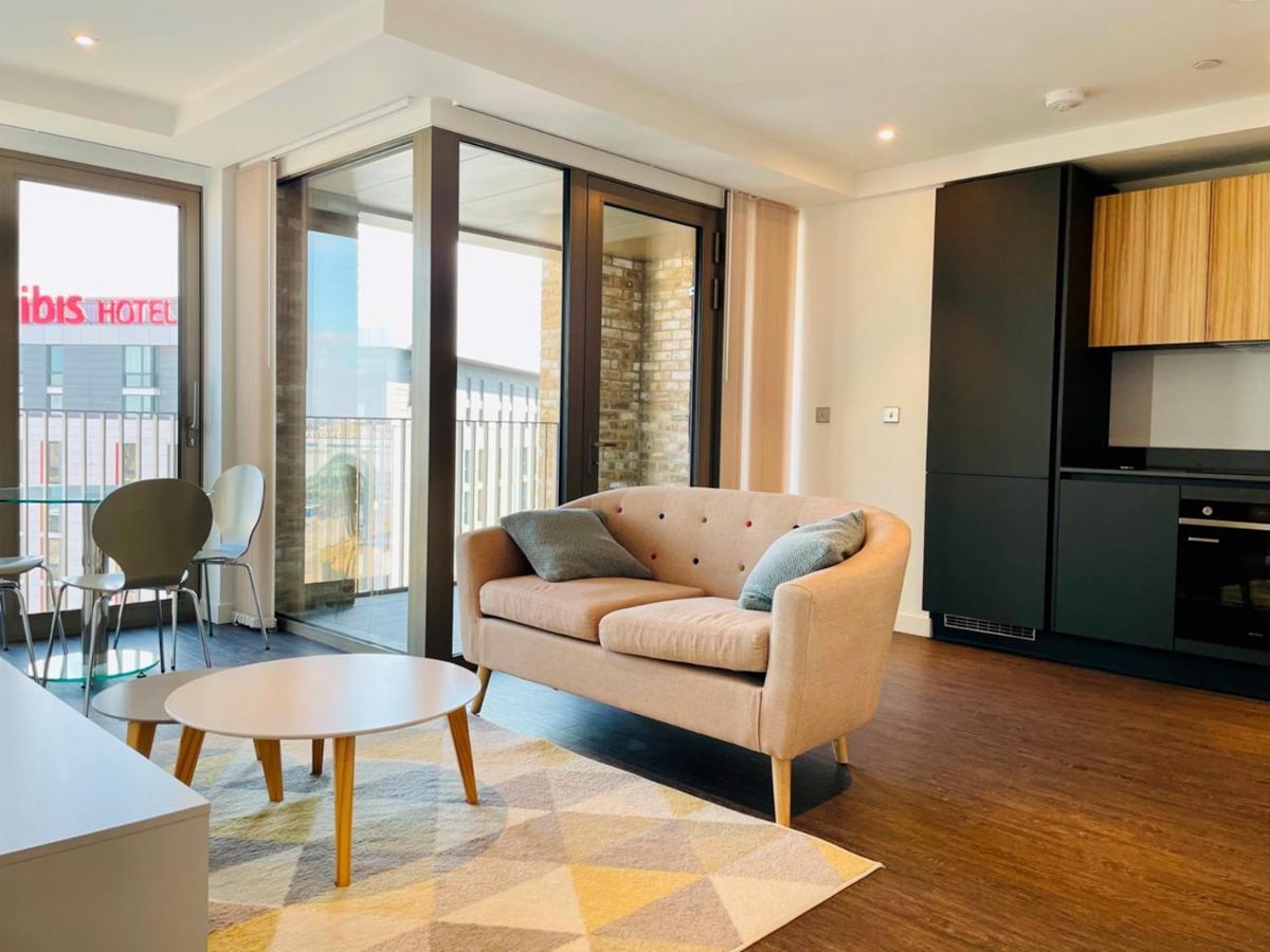 Royal Wharf Apartments London Ngoại thất bức ảnh